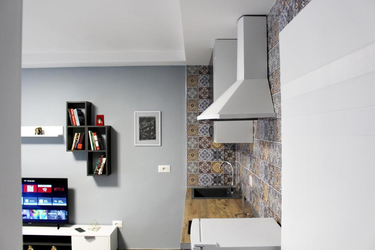 2V1 - Blloku Bkt Apartment ติรานา ภายนอก รูปภาพ