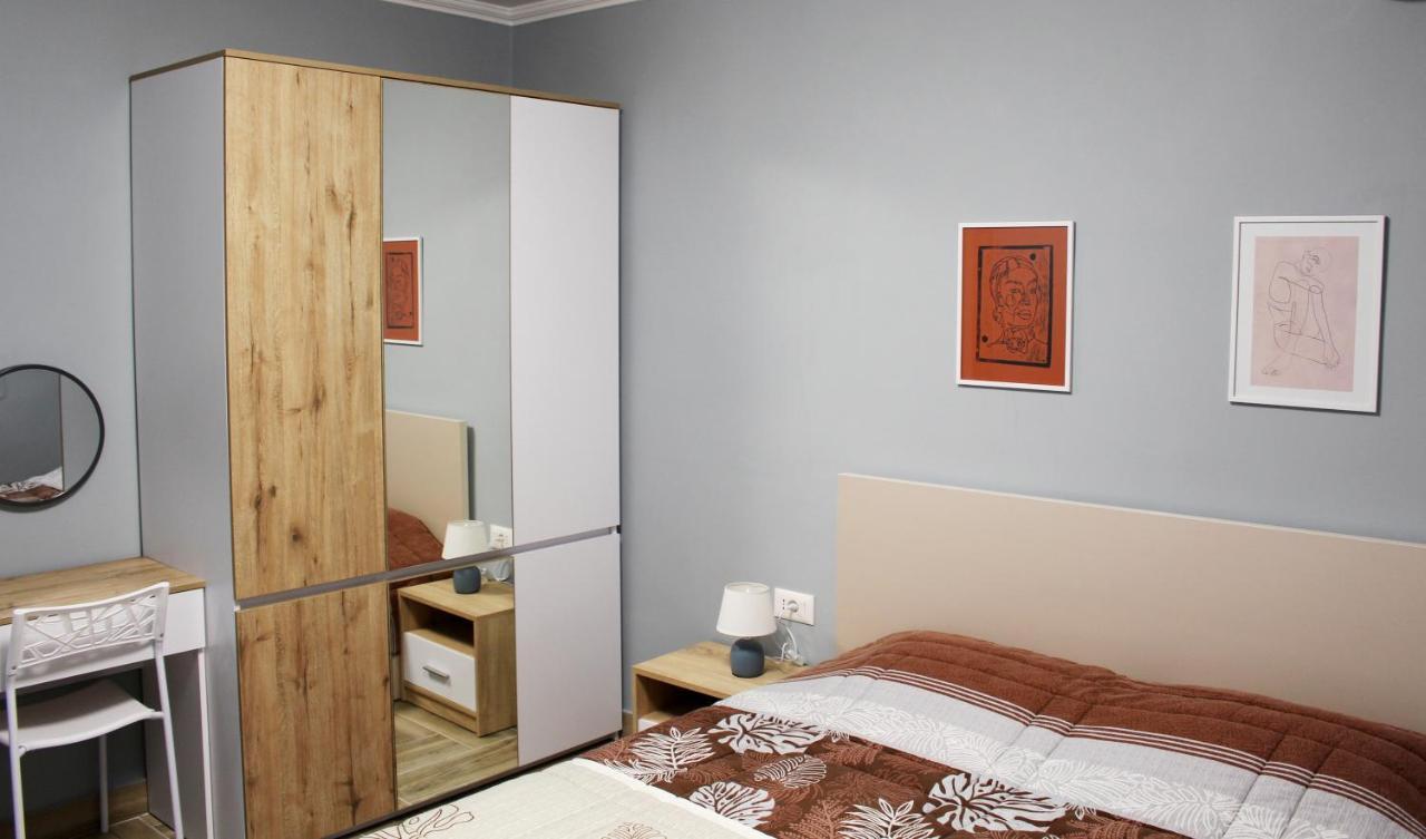 2V1 - Blloku Bkt Apartment ติรานา ภายนอก รูปภาพ